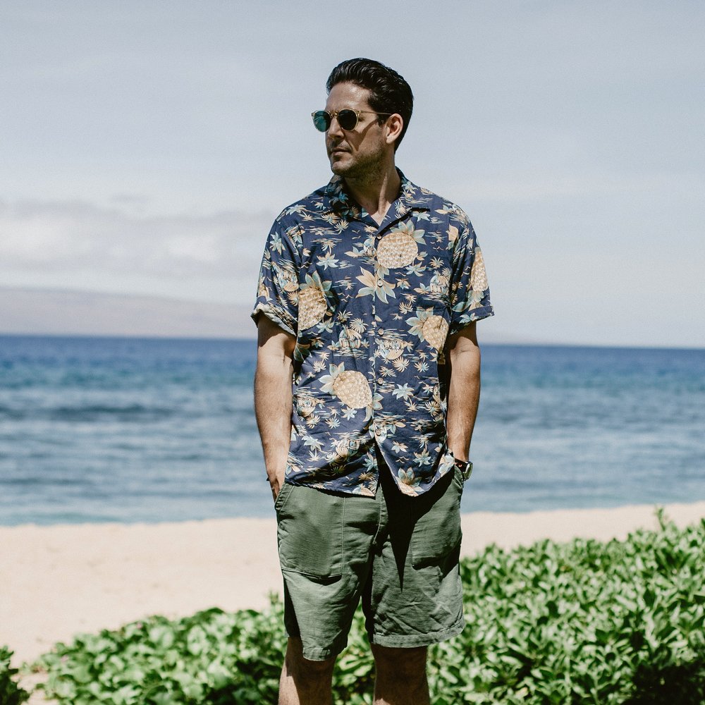 History of the Aloha Shirt worn by Outlined Cloth. Freenote Cloth Hawaiian shirt - https://freenotecloth.com/collections/mariner/products/hawaiian-pineapple-blue